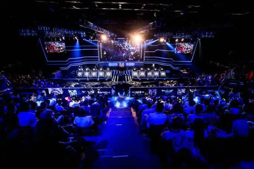 乐球吧 赛场之外的电竞社区：读者讨论如何影响资料页的内容整理